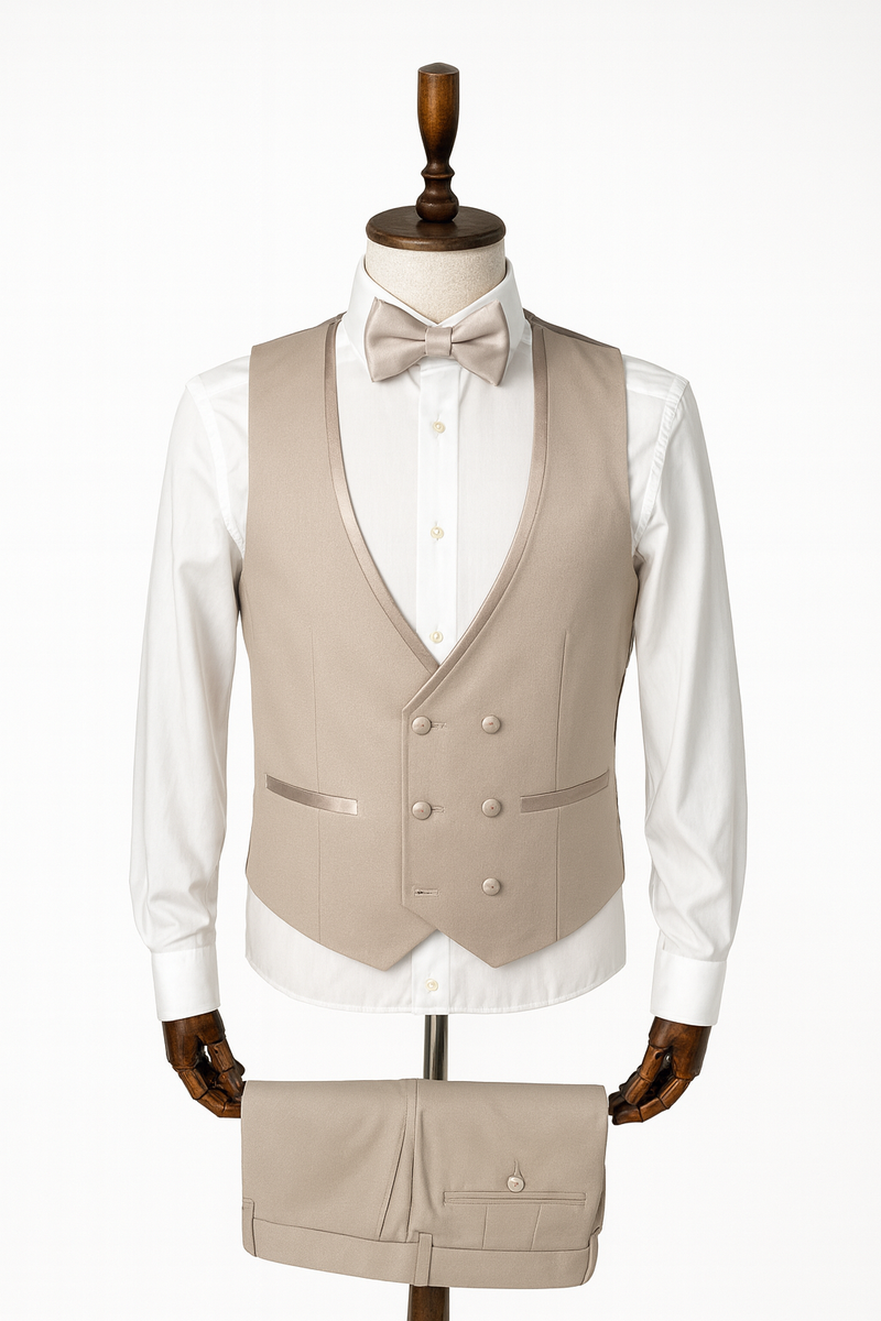 Eleganter Smoking in Beige – 3-teilig mit Weste und Fliege