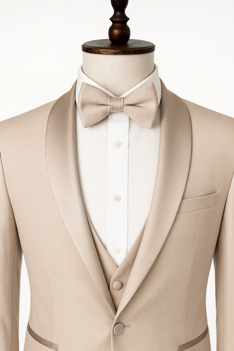 Eleganter Smoking in Beige – 3-teilig mit Weste und Fliege